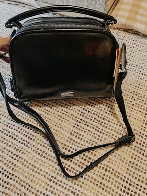 Doca black leather women's handbag new