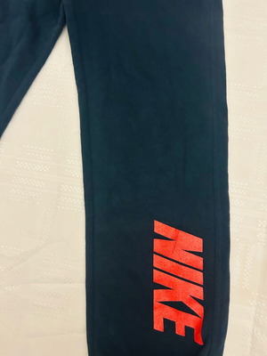 Детски екип Nike като нов за момичета 12-13 години, син и розов