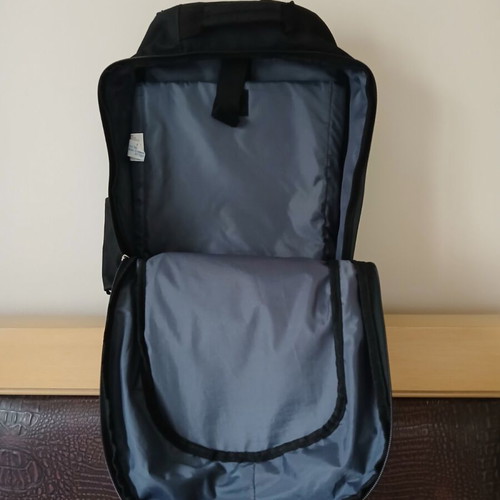 Kensington backpack like new, black