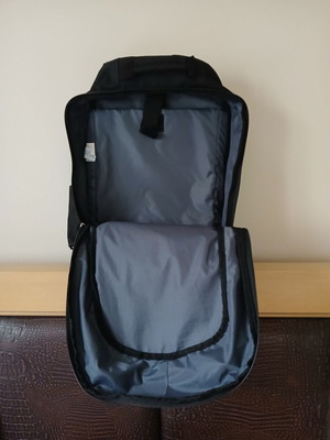 Kensington backpack like new, black