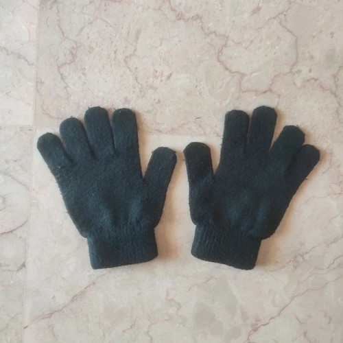 Knitted gloves black, like new, unisex 8Y / 128cm
