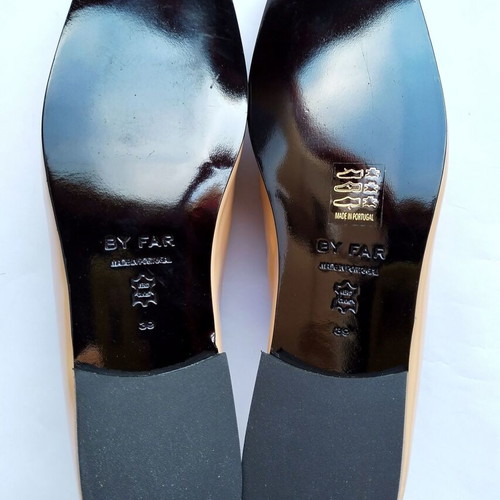 By Far Nick moccasins semi-patent leather beige with detachable gold ankle chain size 39