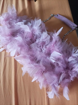 Τσαντάκι φάκελος μεταχειρισμένο με φτερά και αλυσιδάκι ροζ-μωβ