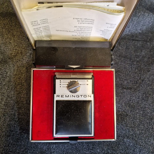 Remington Vintage Electric Shaver like new