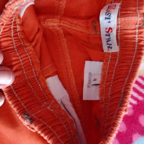 Orange bermuda shorts for boy 4 years like new, with pockets and elastic waist