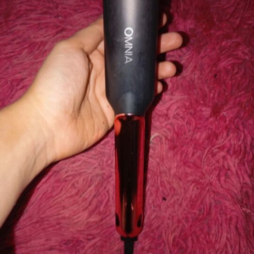 Omnia hair straightener like new with ceramic plate