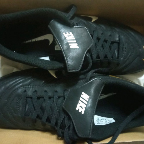 Nike Park TF used athletic shoes size 44.5 in very good condition
