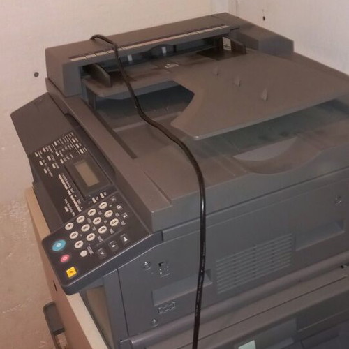 Photo copier machine like new with automatic paper feed A4-A3