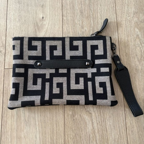 Ames the Bags Clutch KLEOS beige like new