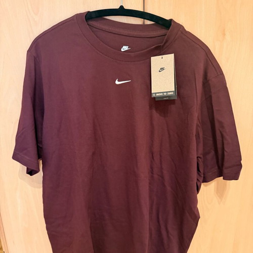 Nike women's tee new, burgundy color, size L