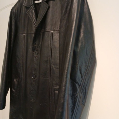 Leather coat like new, size XL, black