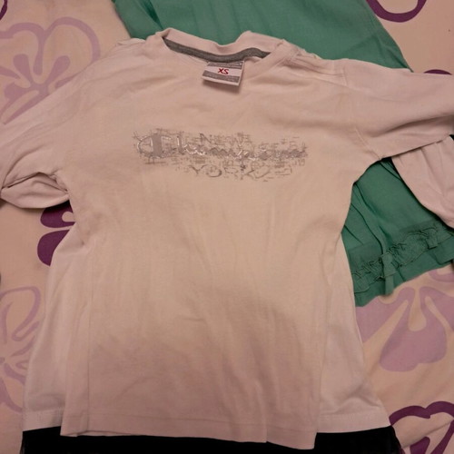 Pack of 4 used blouses and 2 dresses for 5-year-old girls