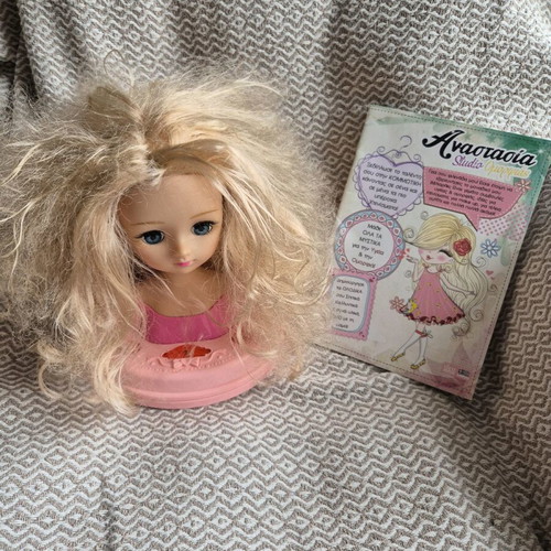 Anastasia doll speaking Greek like new, educational and interactive