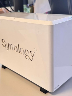 Synology DS220j used, without disks, with power supply