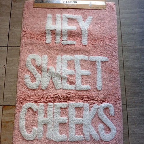 Hey Sweet Cheeks cotton bath mat pink with white letters