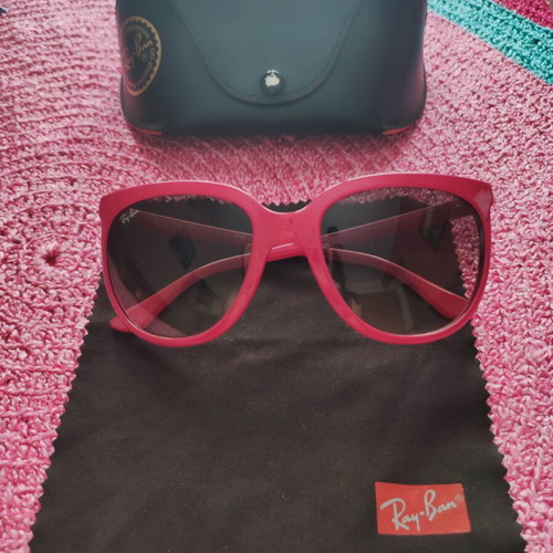 Ray Ban 4126 sunglasses used, fuchsia color