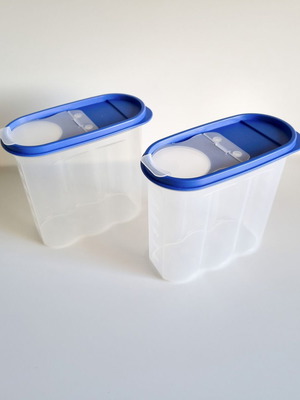 Set of 2 cereal and legume containers like new, 1.7 liters
