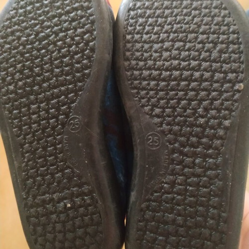 Boys' winter slippers size 25 used, blue and red