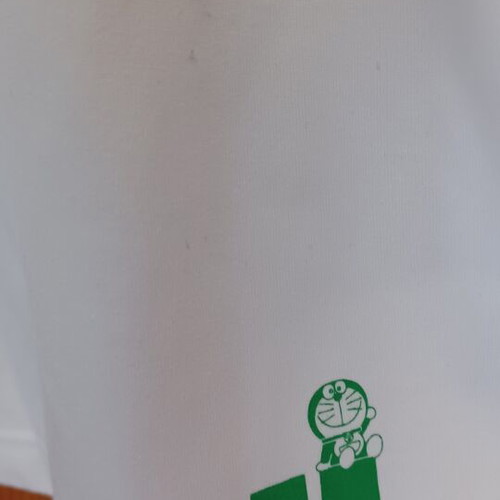Uniqlo T-shirt limited-edition Doraemon anime, like new, XS