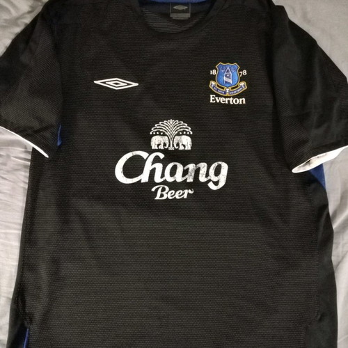 Everton away football shirt used, size large