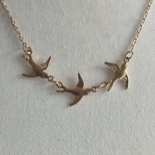 Necklace new with birds gold-colored