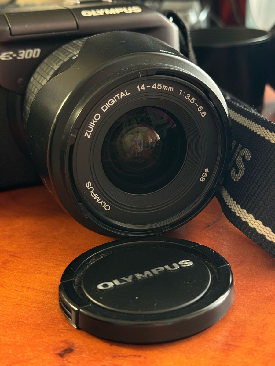 OLYMPUS E-300 + ZUIKO DIGITAL 14-45mm オリンパス デジタル F3.5-5.6