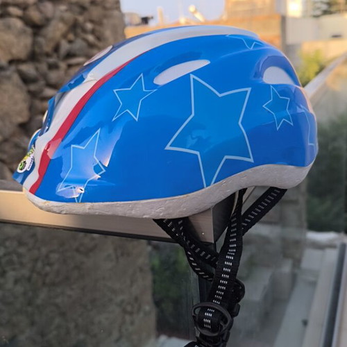 Children's helmet for ages 3-4, blue with stars