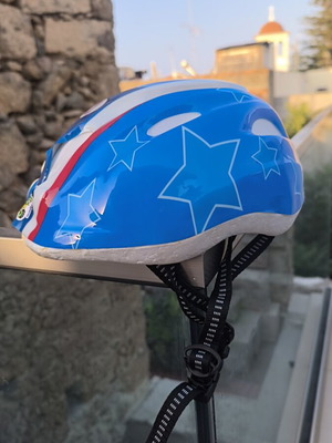 Children's helmet for ages 3-4, blue with stars