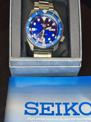 Seiko 5 SRPD51 automatic watch like new, blue and white, 42mm