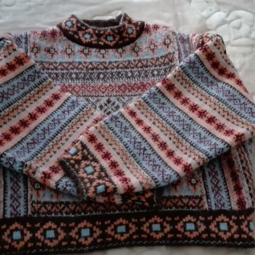 Mango sweater new with tags, brown and red