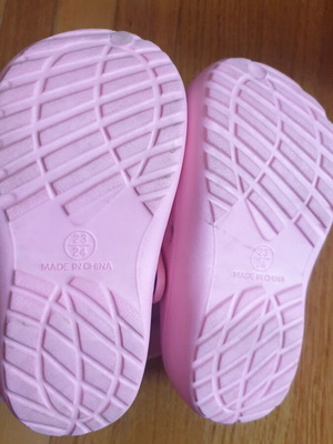 Sandals used, size 23-24