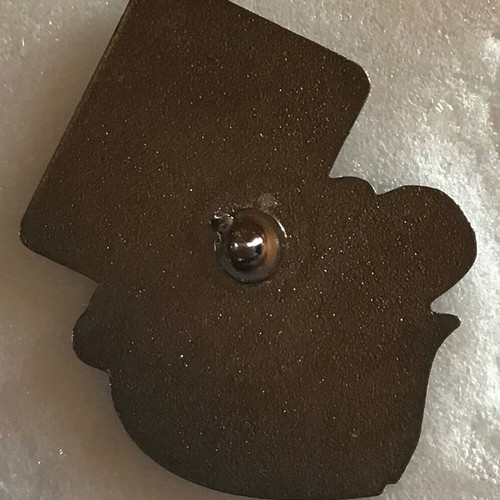 AEK pin like new, authentic