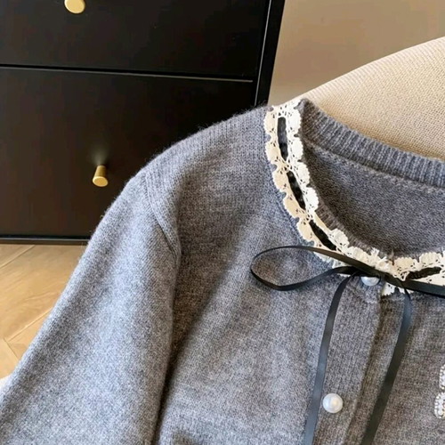 Women's knitted cardigan new, size small