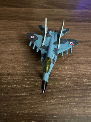Αεροπλανάκι F16 μεταχειρισμένο με σπασμένο φτερό
