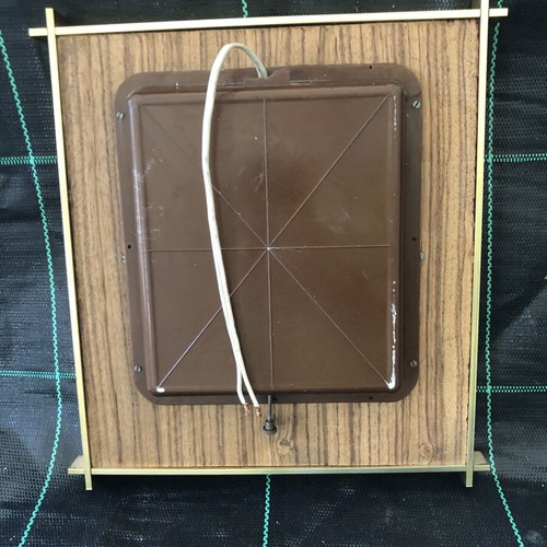 Greenwich electric wall clock like new, functional