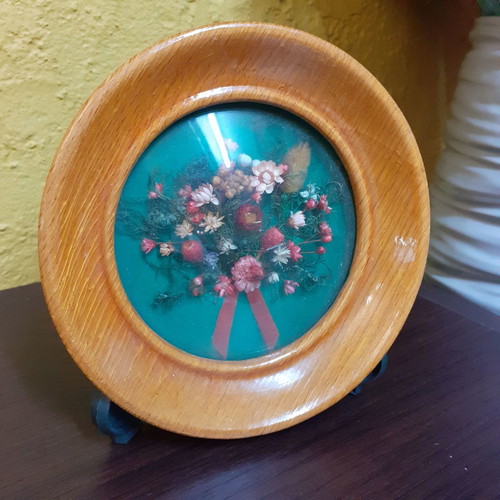 Vintage frame with flowers used