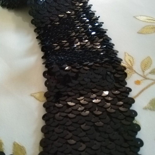 Black women's belt with sequins and elastic like new