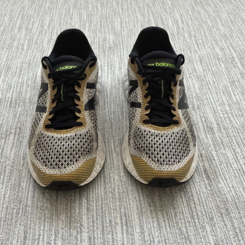 New Balance Fresh Foam Vongo v2 athletic shoes size 43