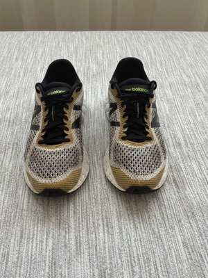 New Balance Fresh Foam Vongo v2 athletic shoes size 43