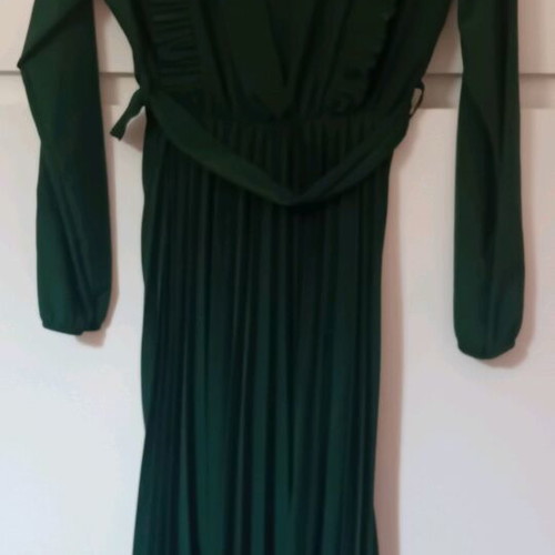Green pleated dress size small like new