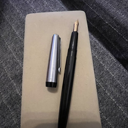 Vintage Parker 45 Classic fountain pen black, like new