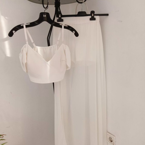 Women's set with blouse and skirt like new, white