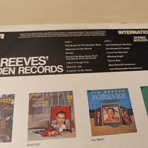 Set of 3 used vinyl records with Evelyn King, Jim Reeves and The Deep River Quartet