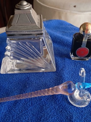 Vintage antique writing desk set like new with glass dip pen and inkwell