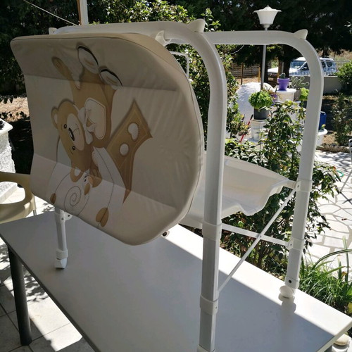 Cam Cambio bath tub changing table like new, foldable with wheels