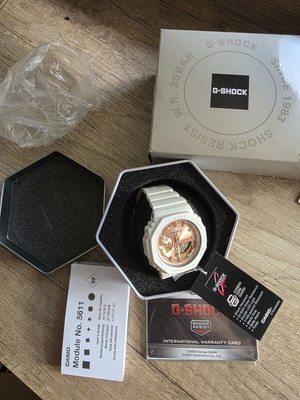Casio G-Shock GMA-S2100MD Baby G new, white and gold women's watch