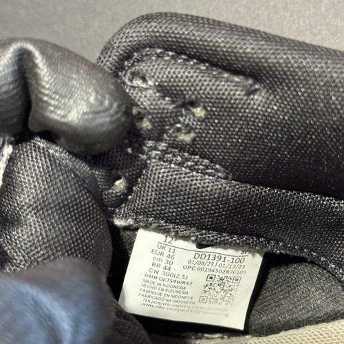 Nike Dunk Low Panda sneakers like new, size 46, black and white