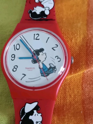 Swatch Snoopy Peanuts collectible red watch like new