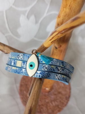 Handmade bracelet with blue eye, like new