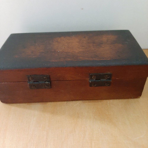 Wooden box with bronze weights used